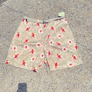 NWT Vintage Tropical Shorts. Size 18. White stag.